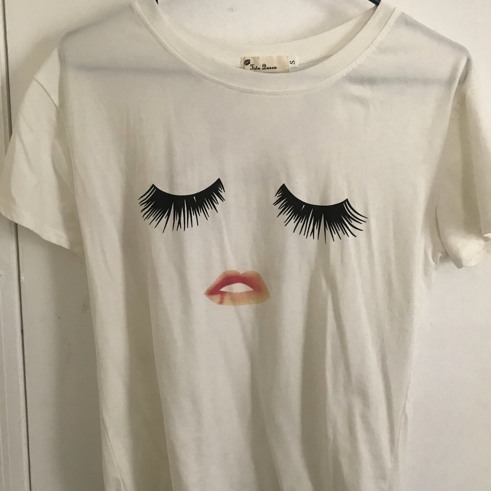 Lashes T-shirt